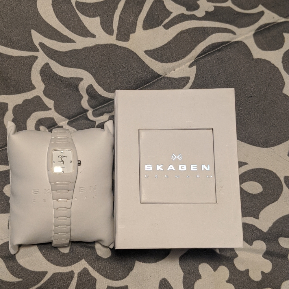 NEGOTIABLE Skagen white watch with diamond dust embellishment